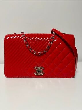 CHANEL Quilted Crossbody / Shoulder Bag | Medium Red Patent Leather Flap Bag
